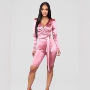 Fashion nova satin set